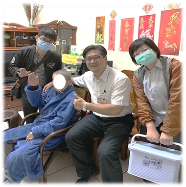 中醫師照護團隊至不便外出就醫之患者家中提供居家醫療(圖:衛福部)