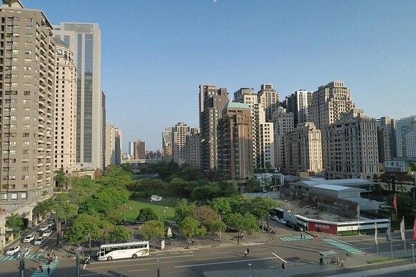 房地產學者章定煊指出,現在國內房市熱是畸形、扭曲的,對整體經濟不好,當心炒房炒到亡國。示意圖/pixabay