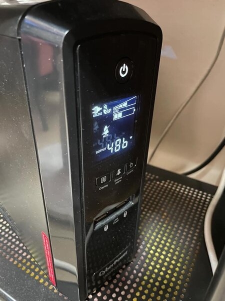 網友懷疑新購買的電腦就是吃電怪獸。圖/摘自臉書「爆怨2公社」