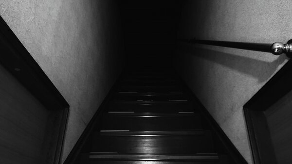 桃園有一間人倫慘劇的「超凶宅」,連帶看的房仲都直接表明「我可以在門口等你」。圖/取自photoAC
